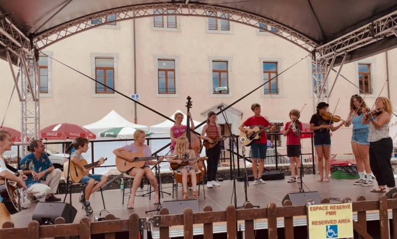 Kids On Bluegrass Europe 2022 - sur scène - On stage. - Jam Hall